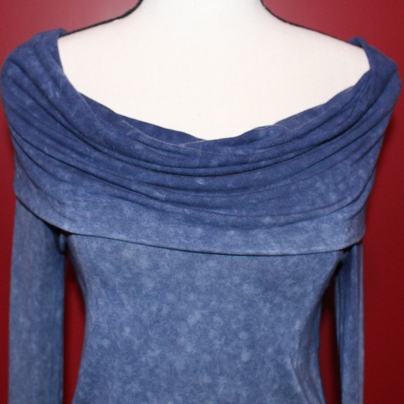 We The Free, over the shoulder shirt XS  B6 - Picture 2 of 7